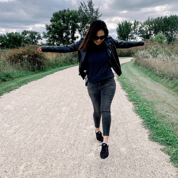 Meet your Posher, Jessica - Picture 1 of 1